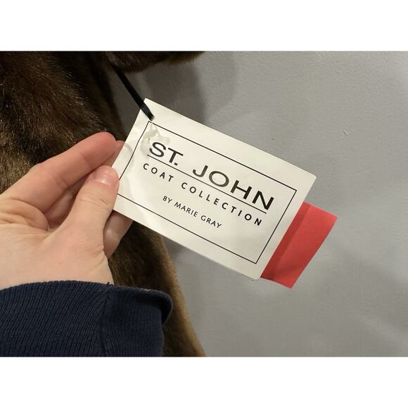 St. John Coat Collection Faux Fur Coat Size 4 NEW - Picture 4 of 11